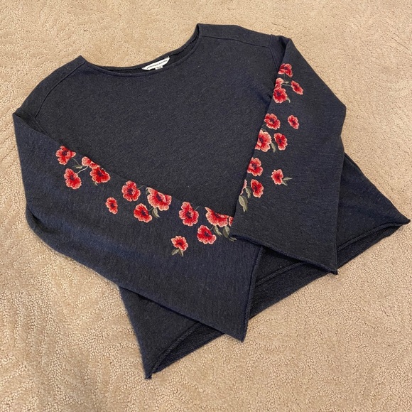 American Eagle Bell Sleeve Embroidered Crewneck XS - Picture 4 of 16